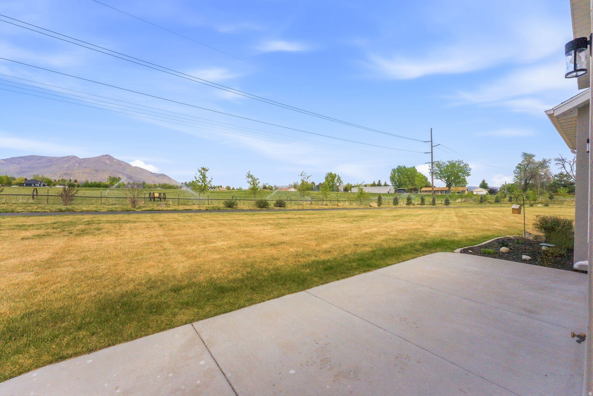 108 W MONTE ROSA LN