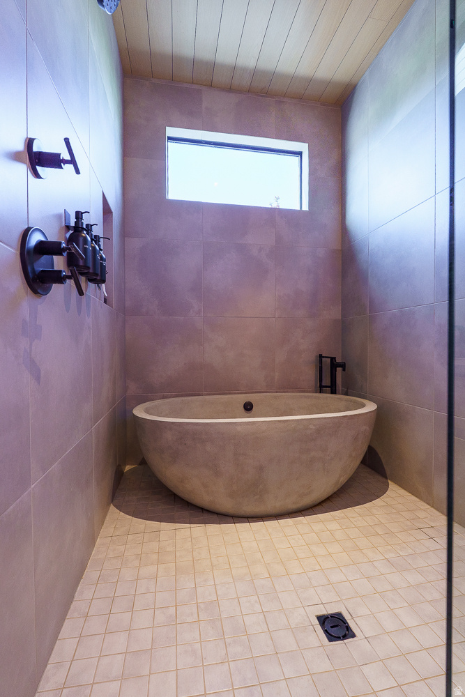 355 E ROCKWELL CIR