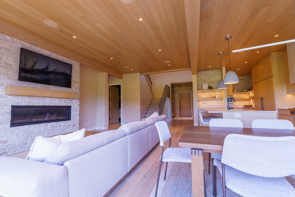355 E ROCKWELL CIR