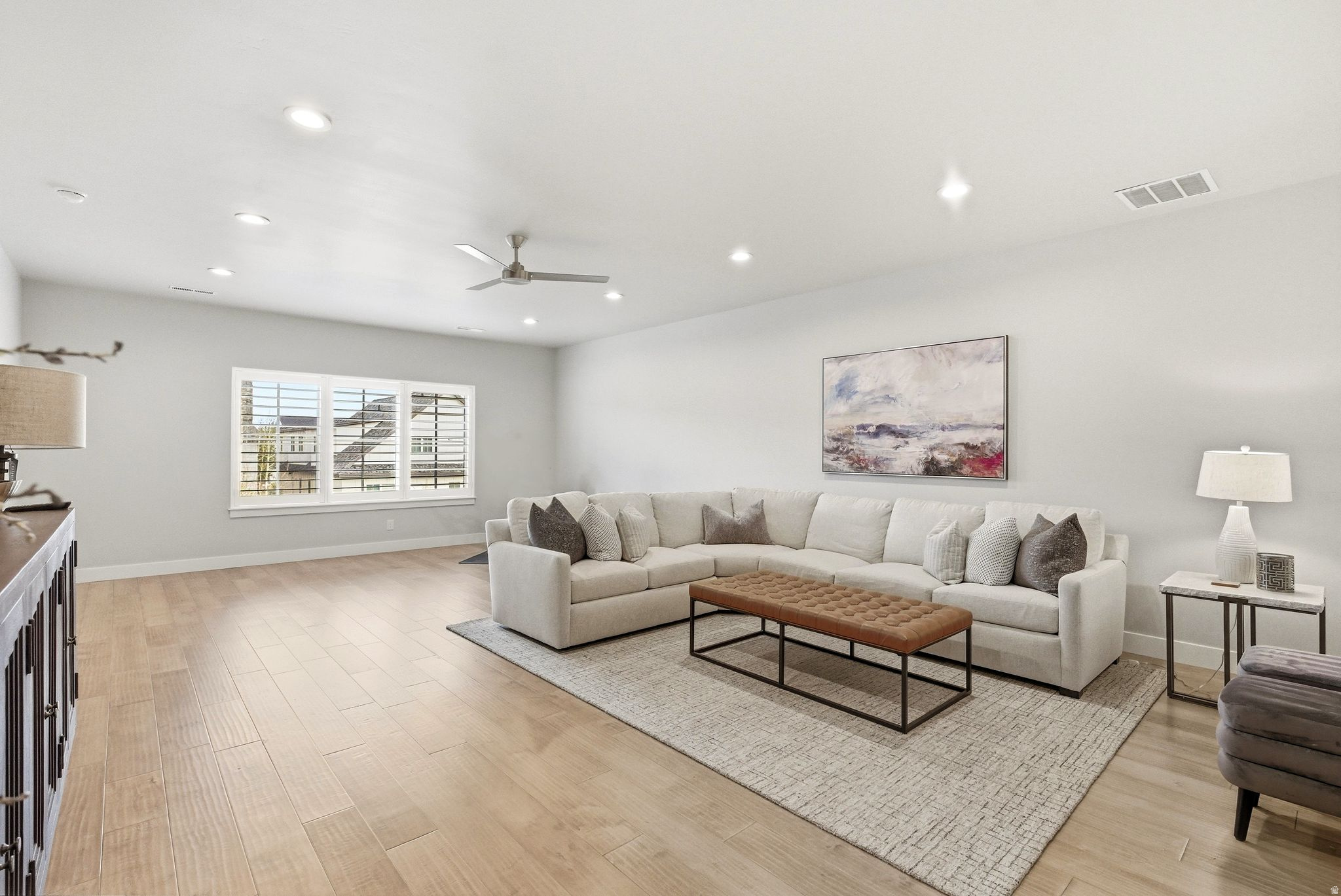 512 N FARMHOUSE WAY