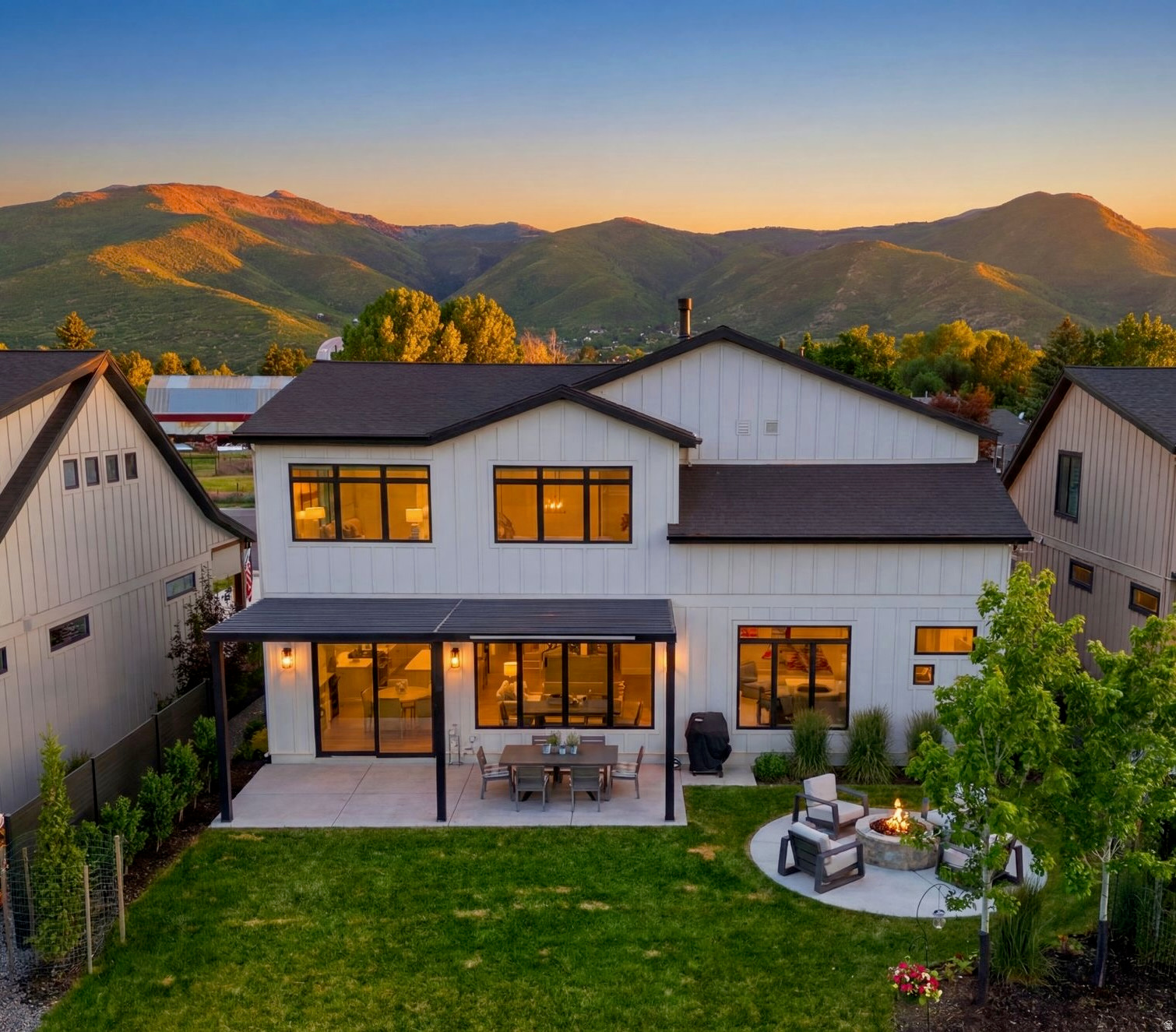 346 N FARMHOUSE LN