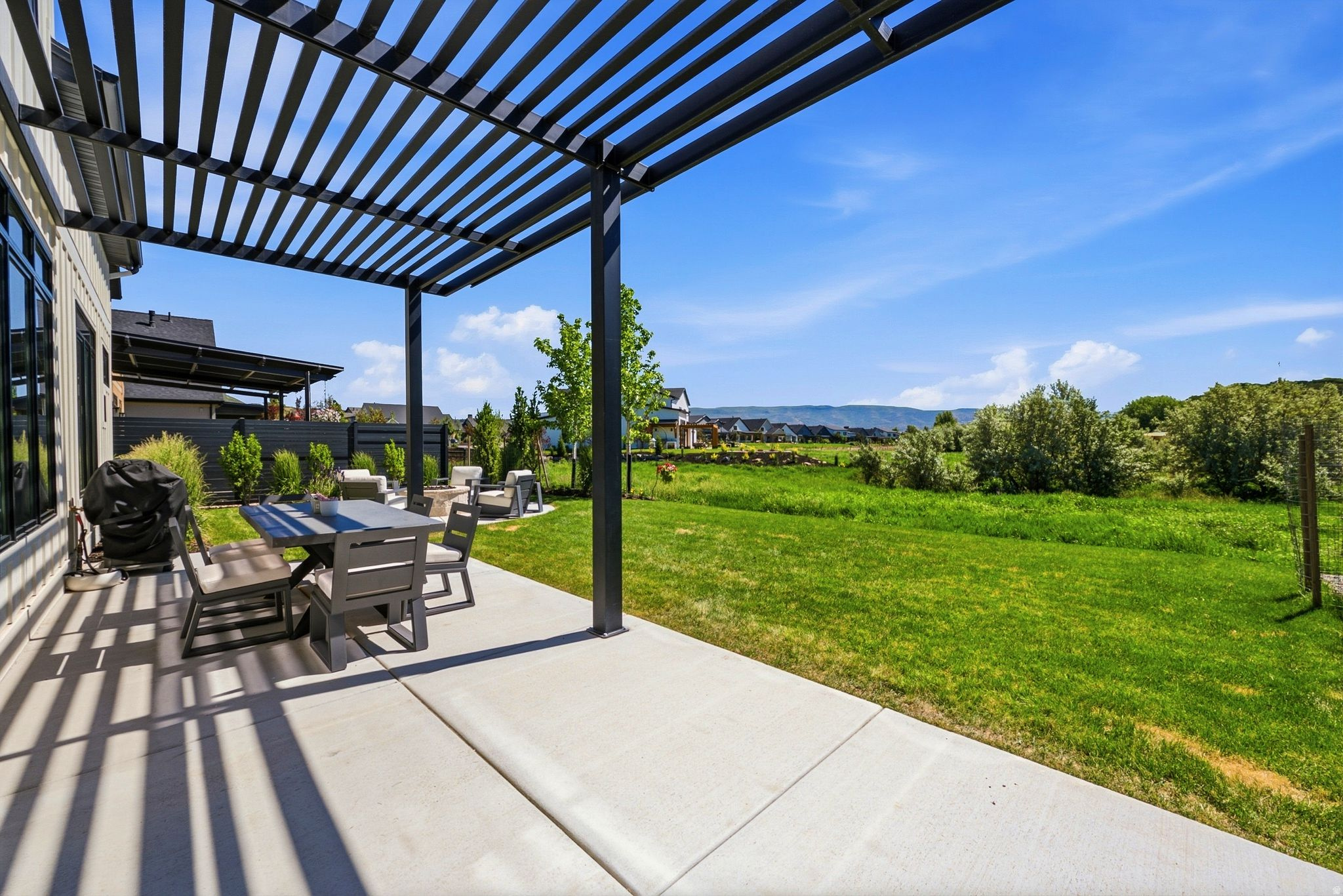 346 N FARMHOUSE LN