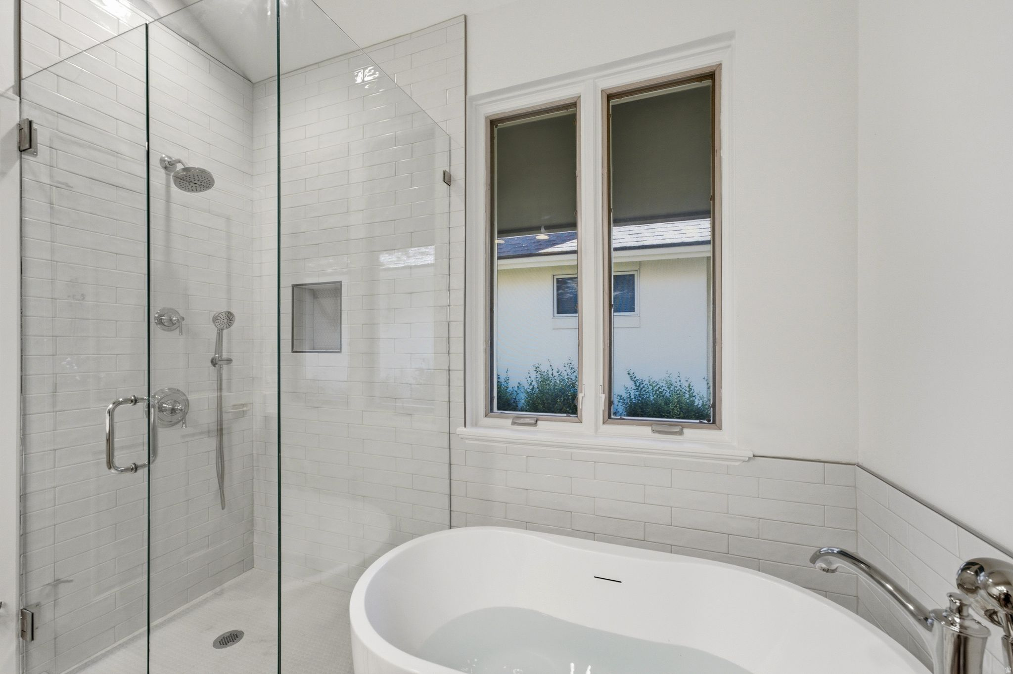 12 W VILLAGE CIR