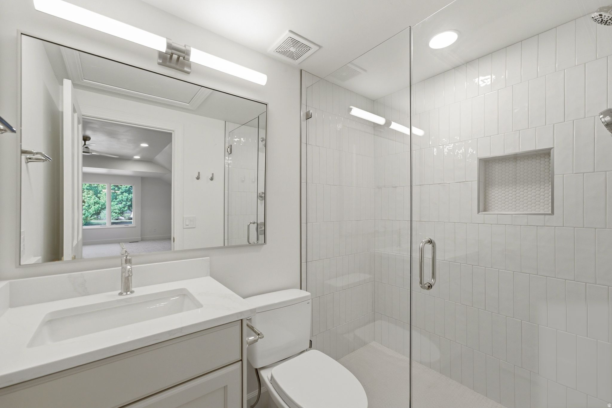 12 W VILLAGE CIR
