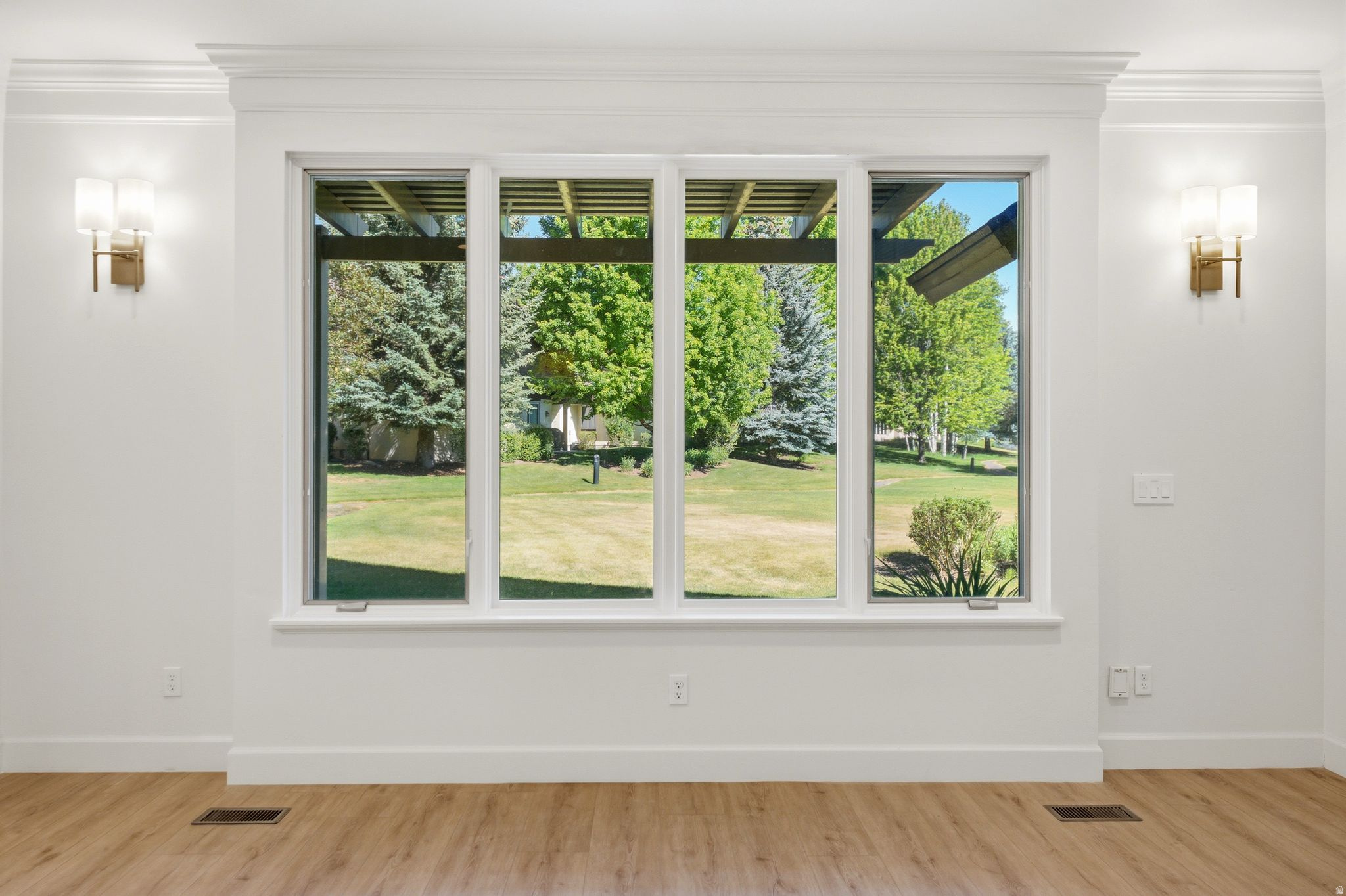 12 W VILLAGE CIR