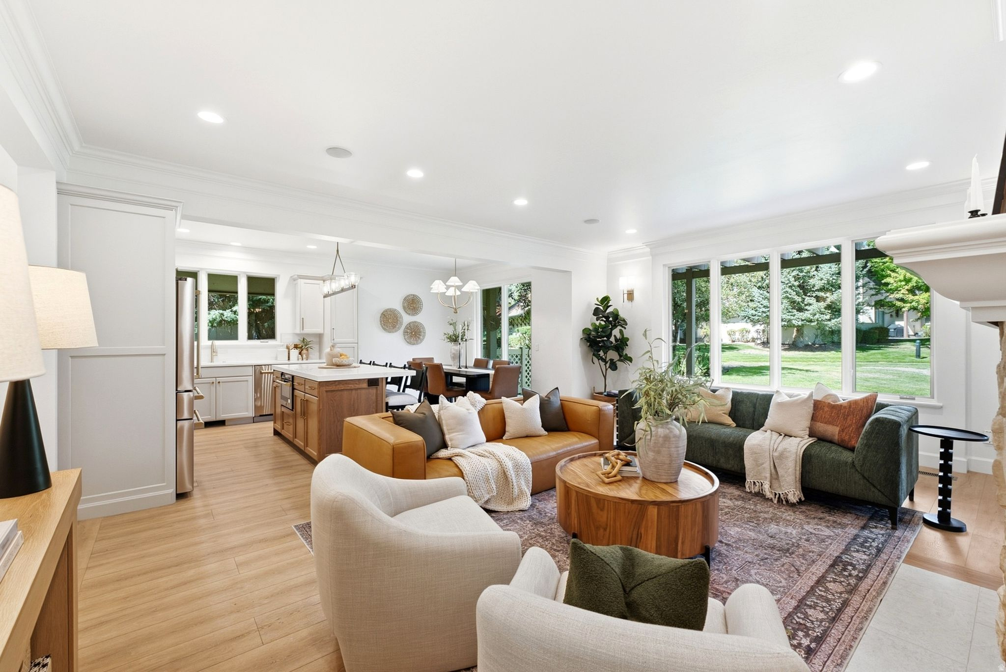 12 W VILLAGE CIR