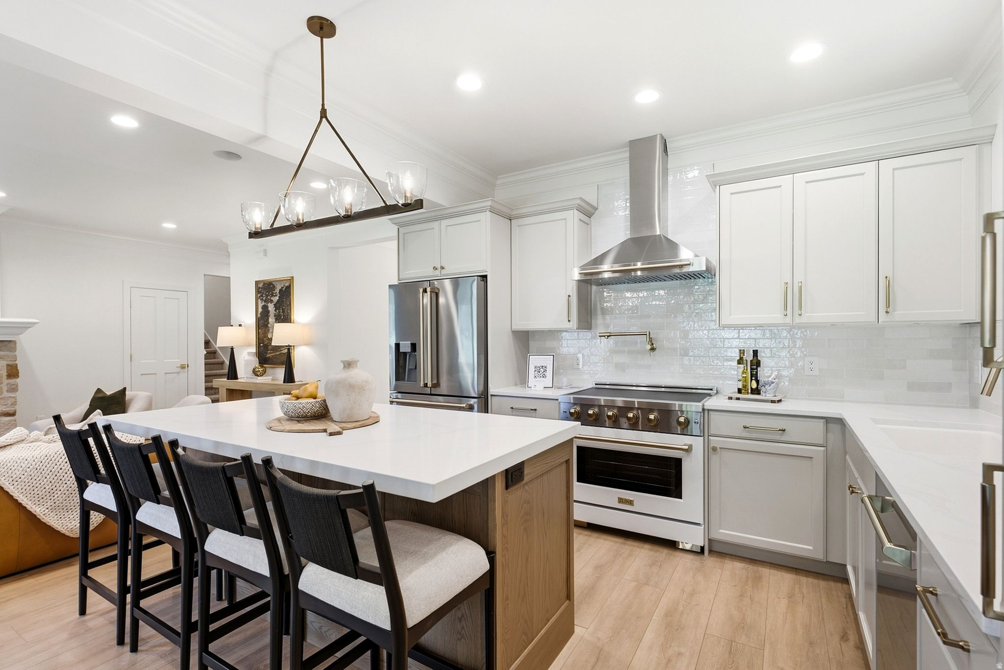 12 W VILLAGE CIR