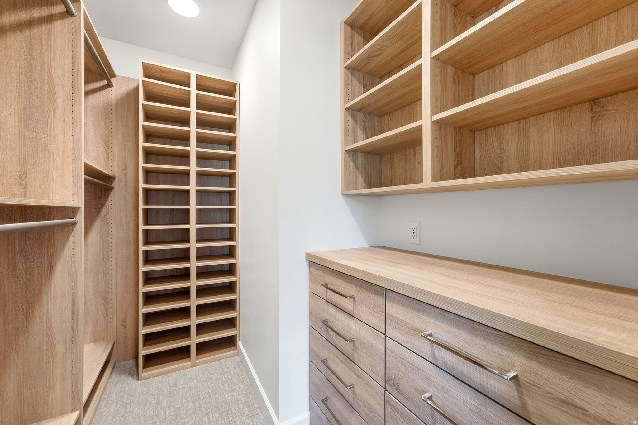 12 W VILLAGE CIR