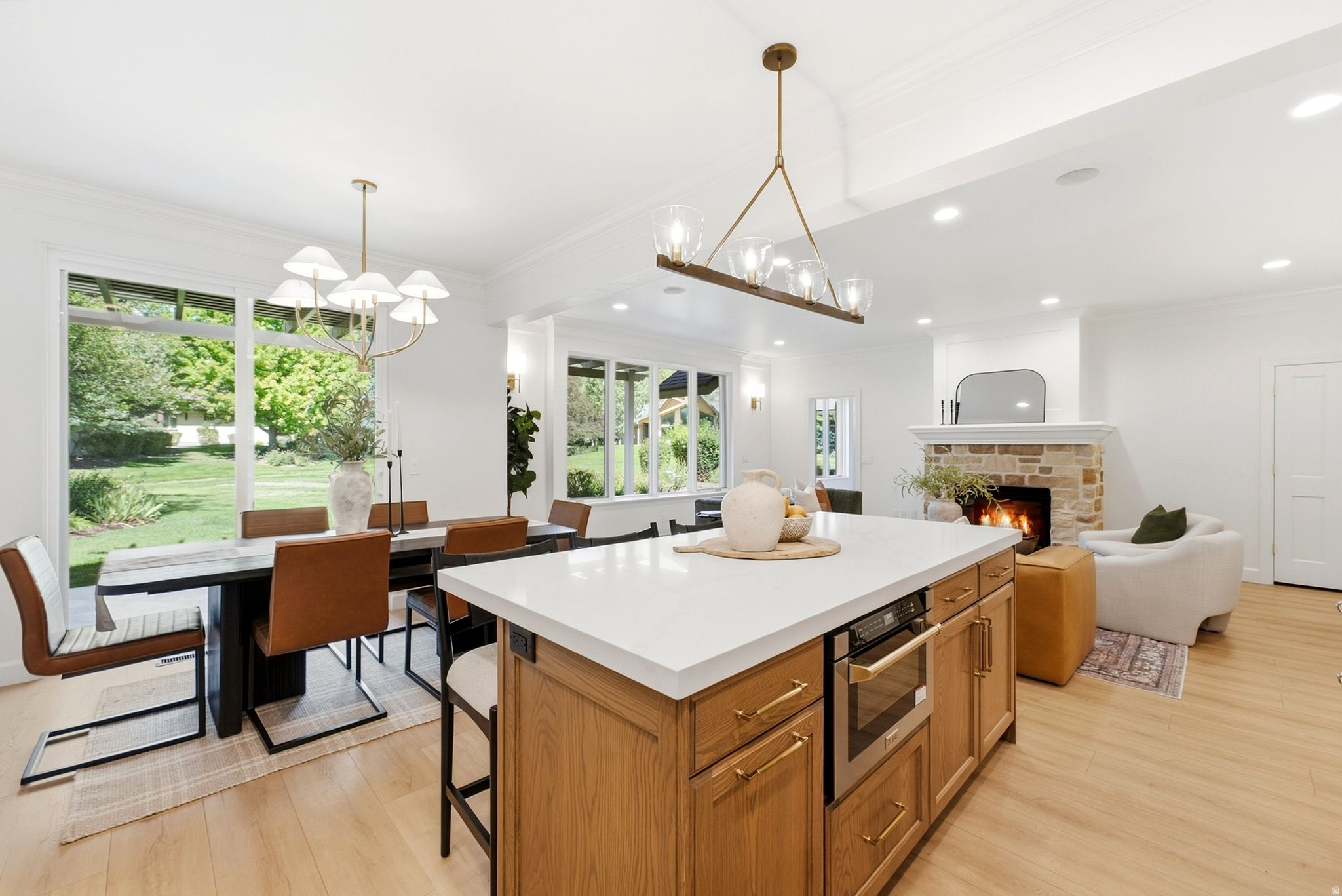 12 W VILLAGE CIR