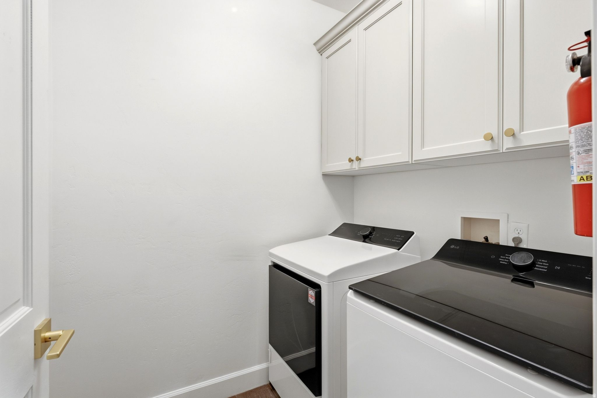 12 W VILLAGE CIR