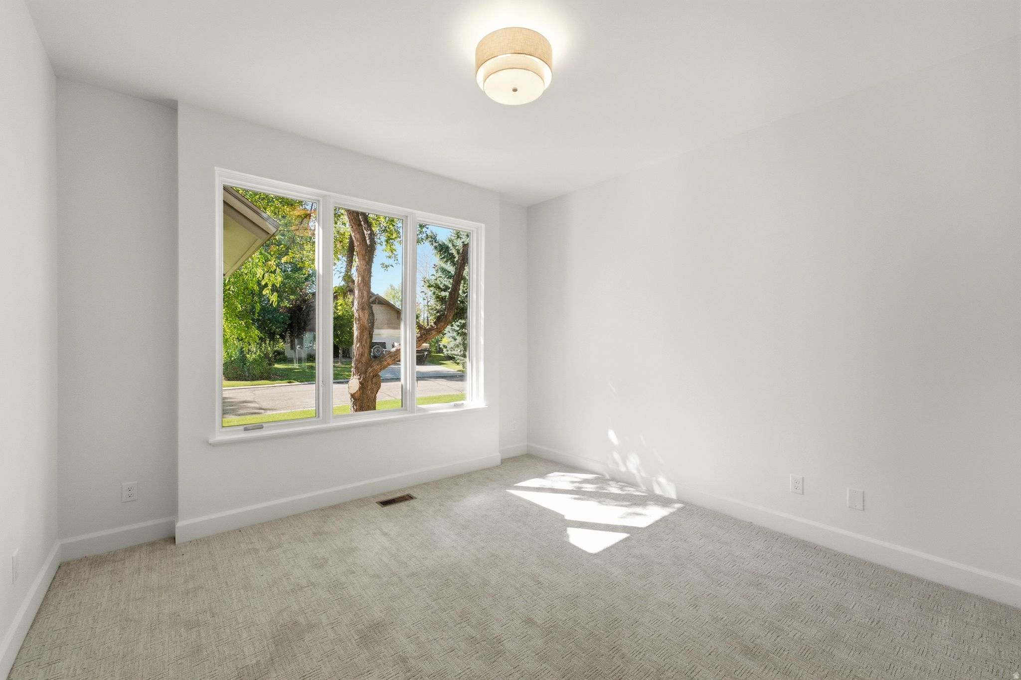 12 W VILLAGE CIR