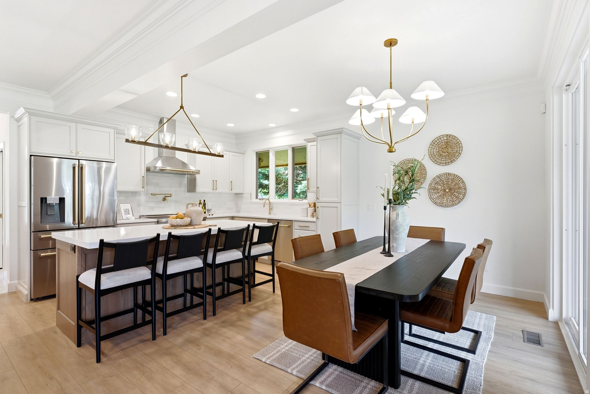 12 W VILLAGE CIR