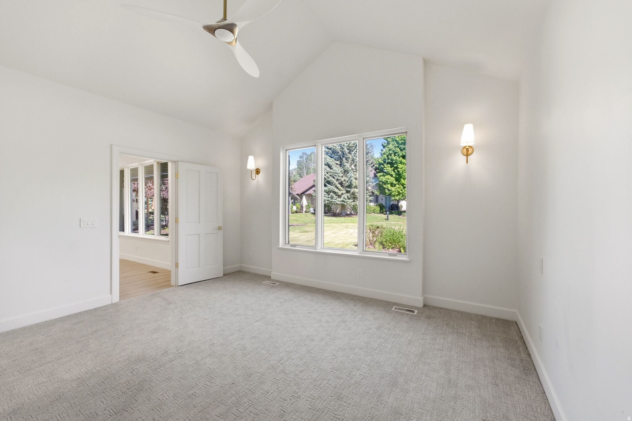 12 W VILLAGE CIR