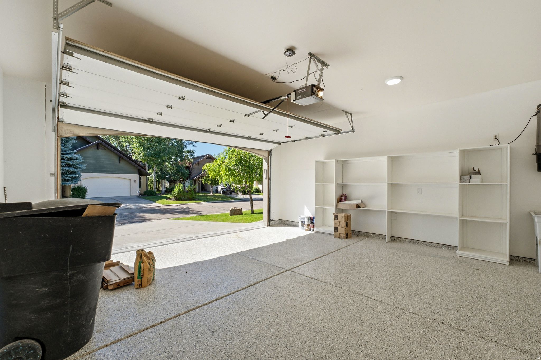 12 W VILLAGE CIR