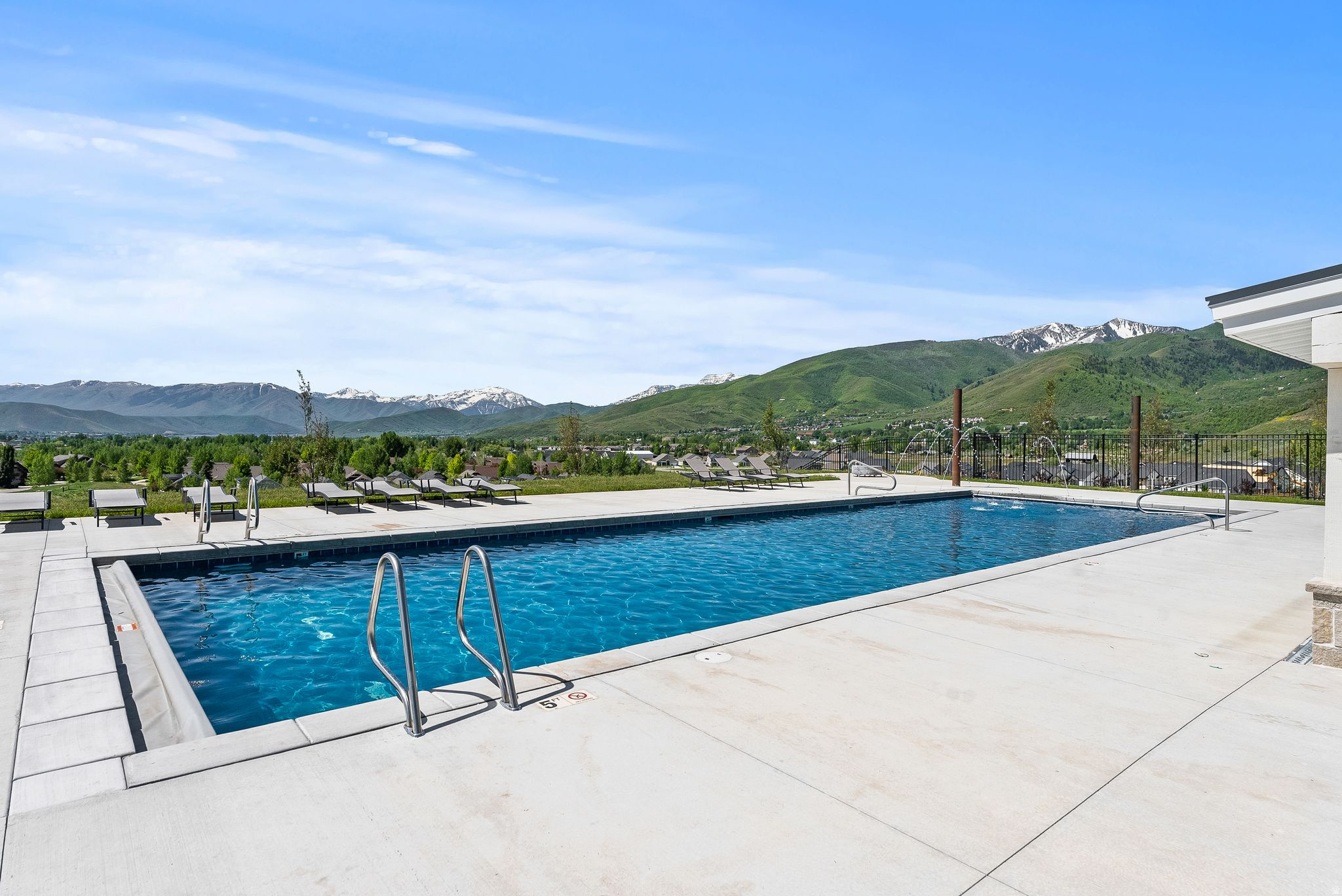 93 E HAMPTON DR #49