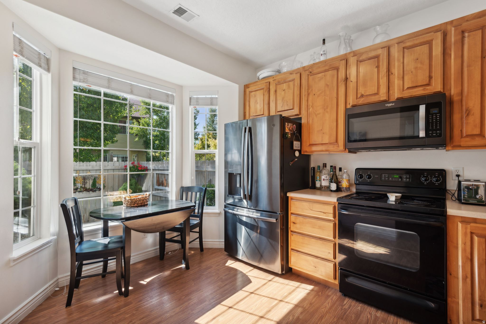 142 S GENEVA DR