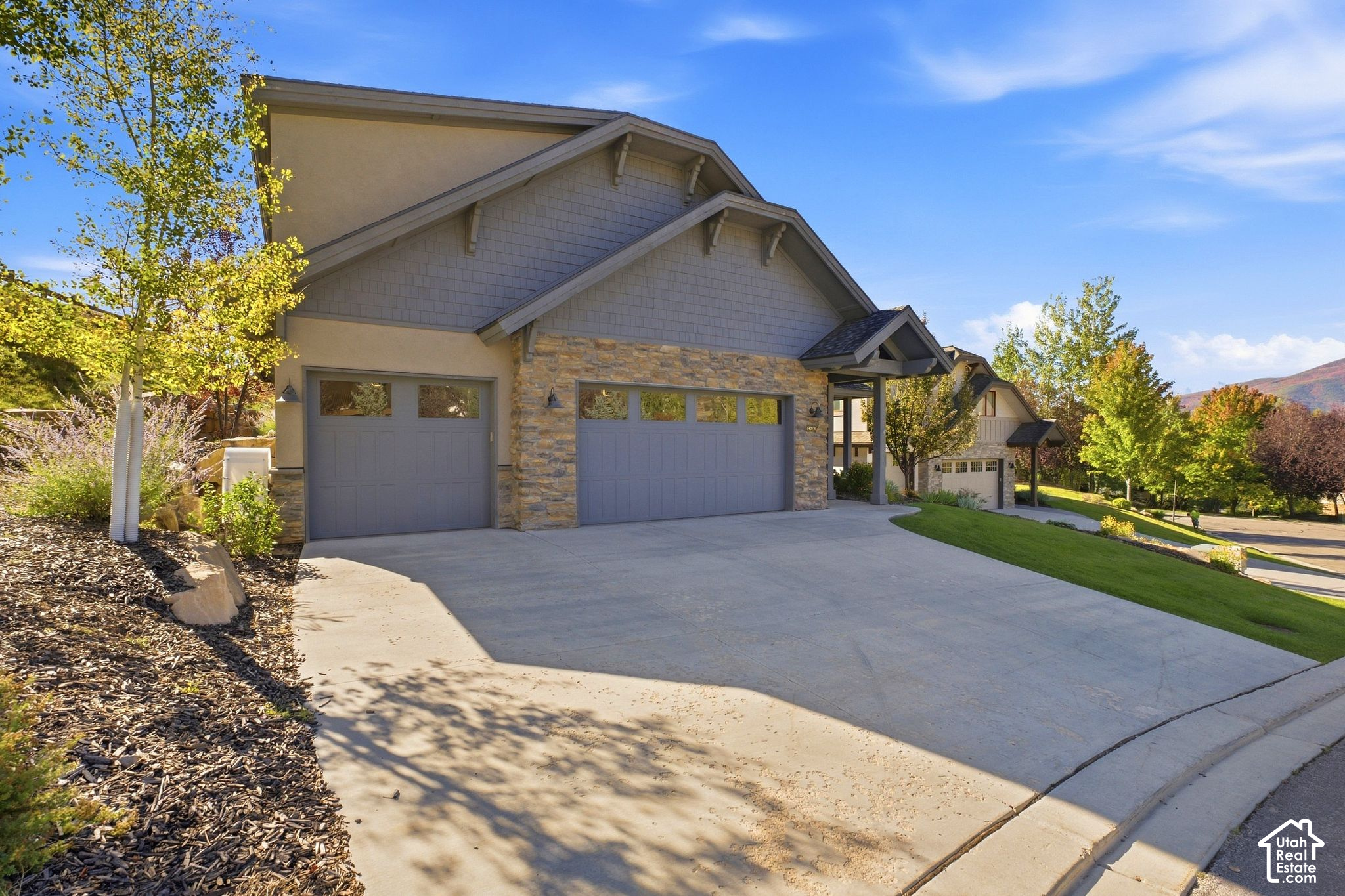1426 N MONTCHAPEL LN