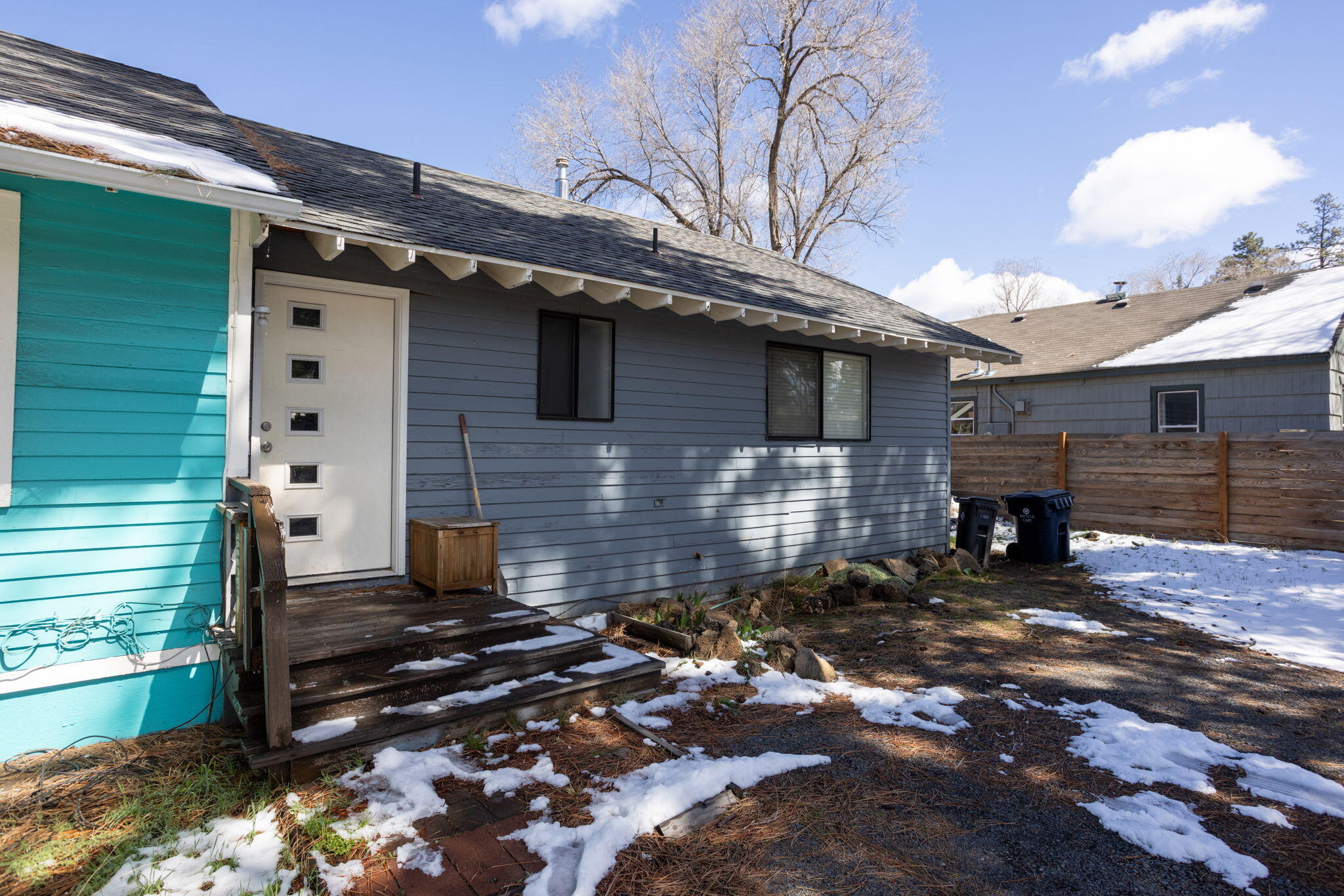 334 SE Lee Lane