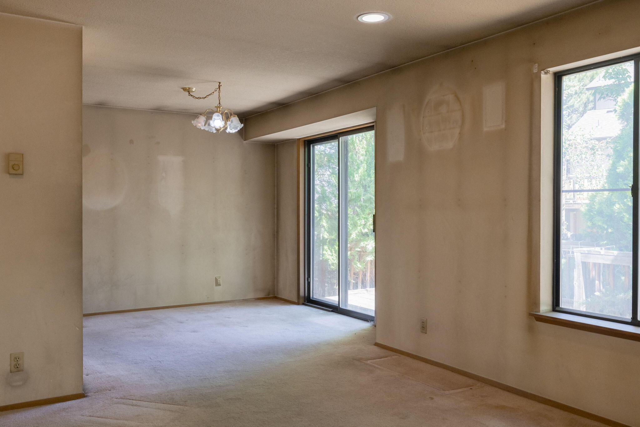 2072 NE Veronica Lane