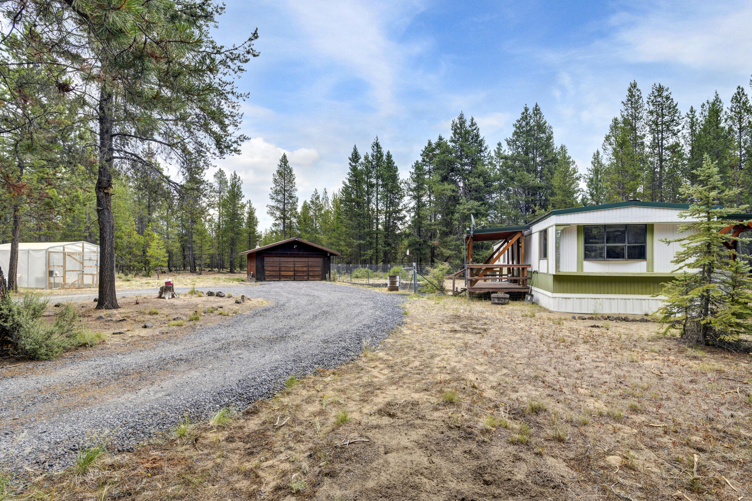 15547 Emerald Drive
