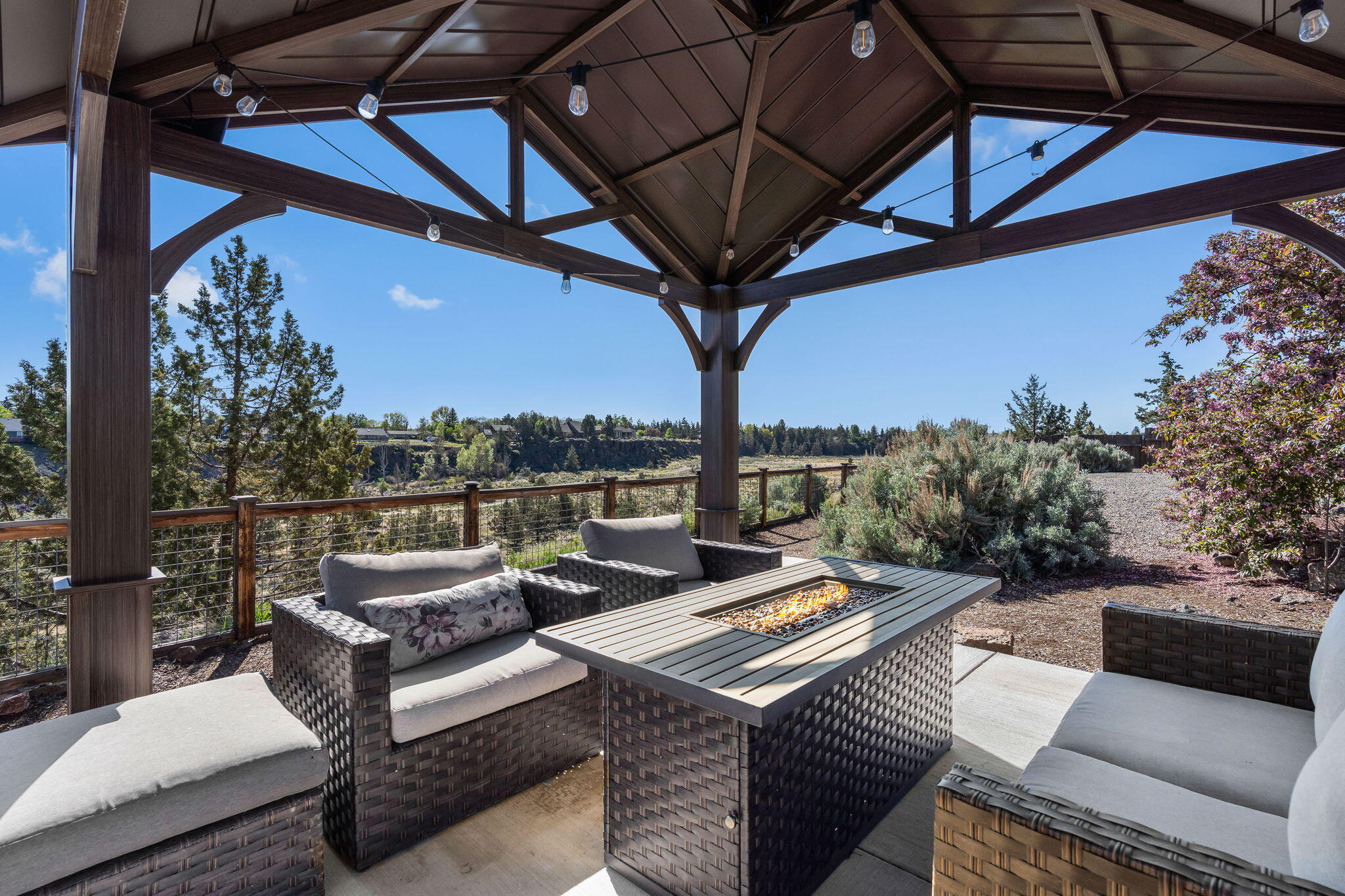 1408 NW Rimrock Drive