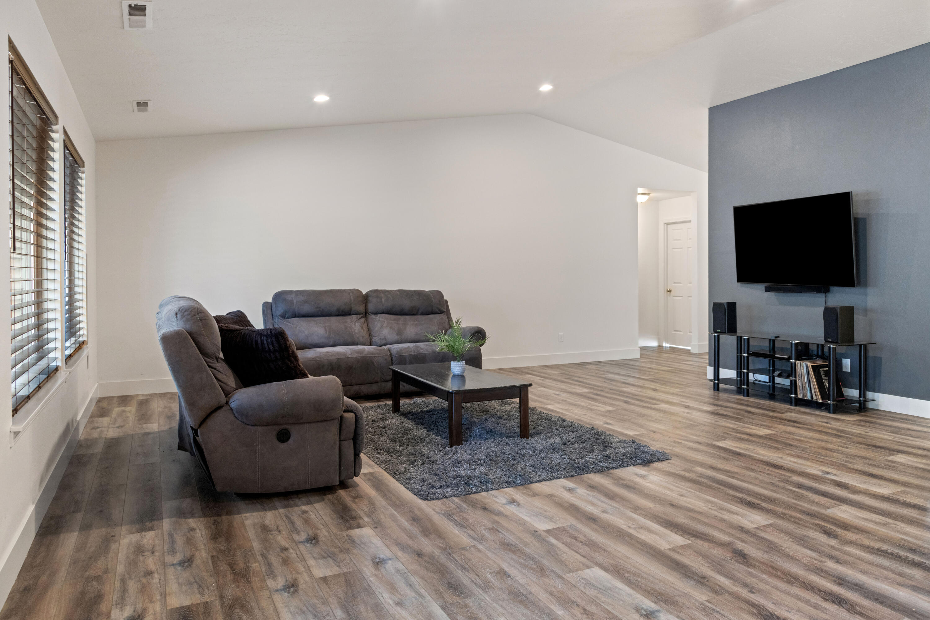 60154 Turquoise Road