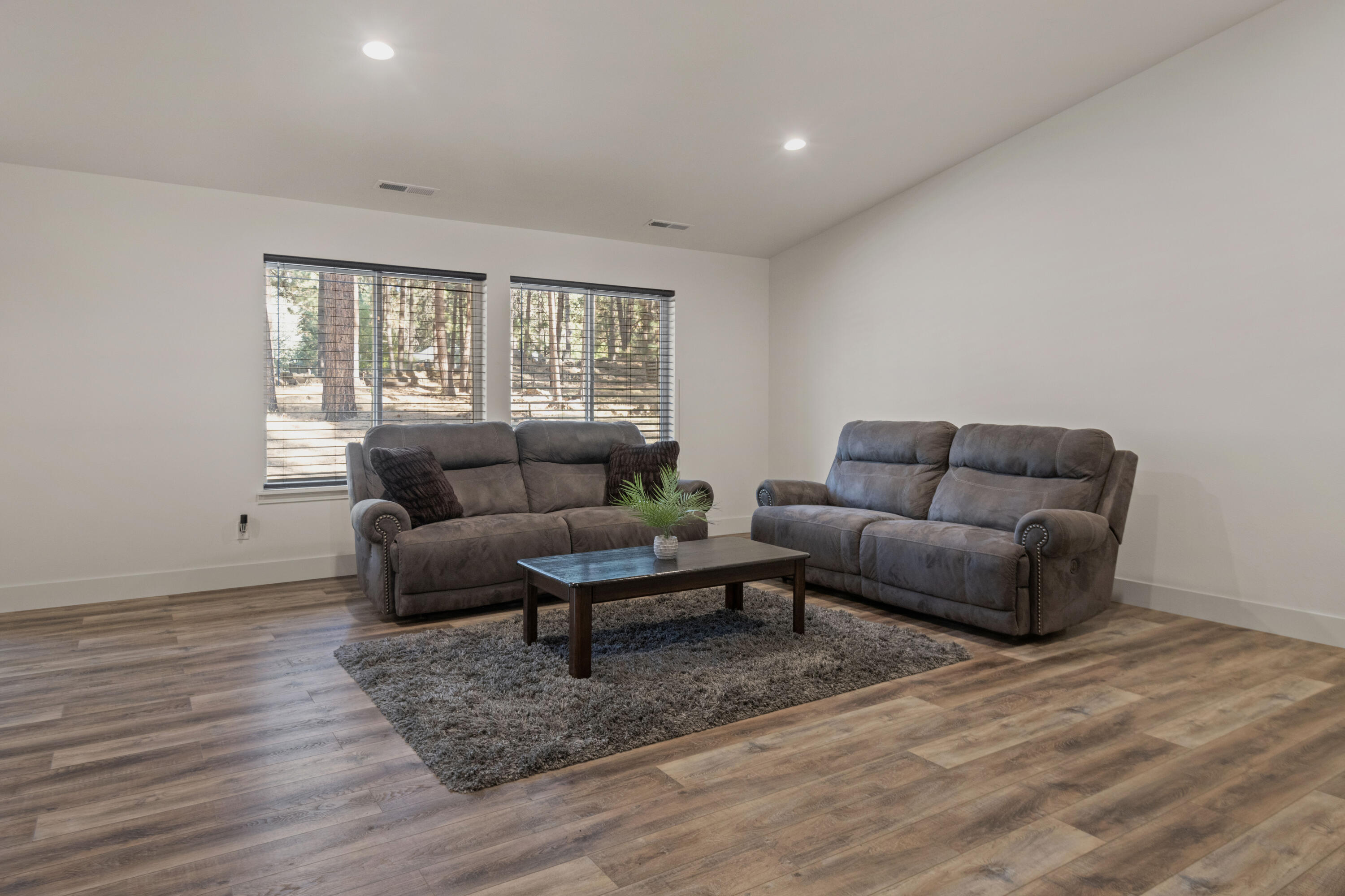 60154 Turquoise Road