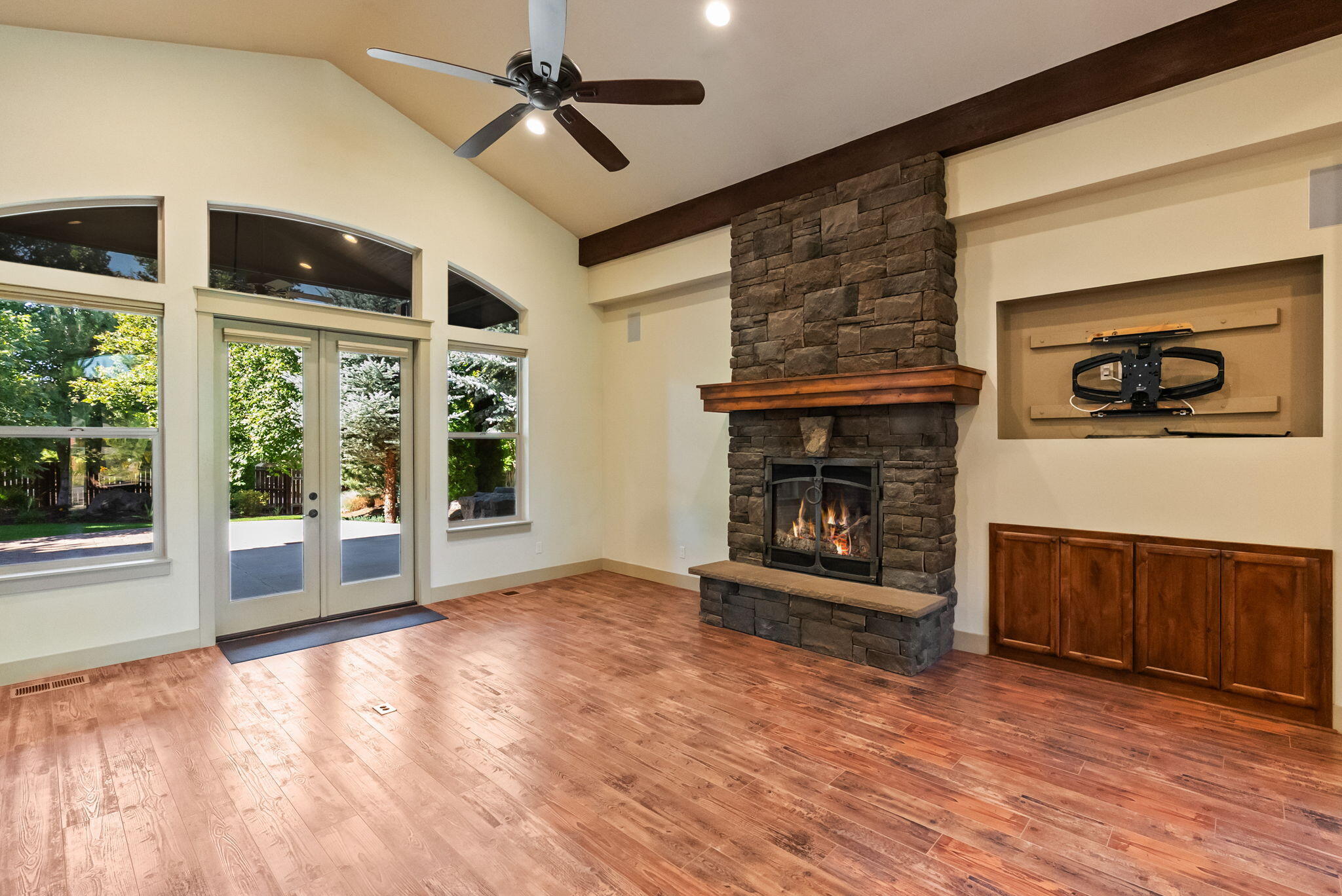 61245 Crescent Court