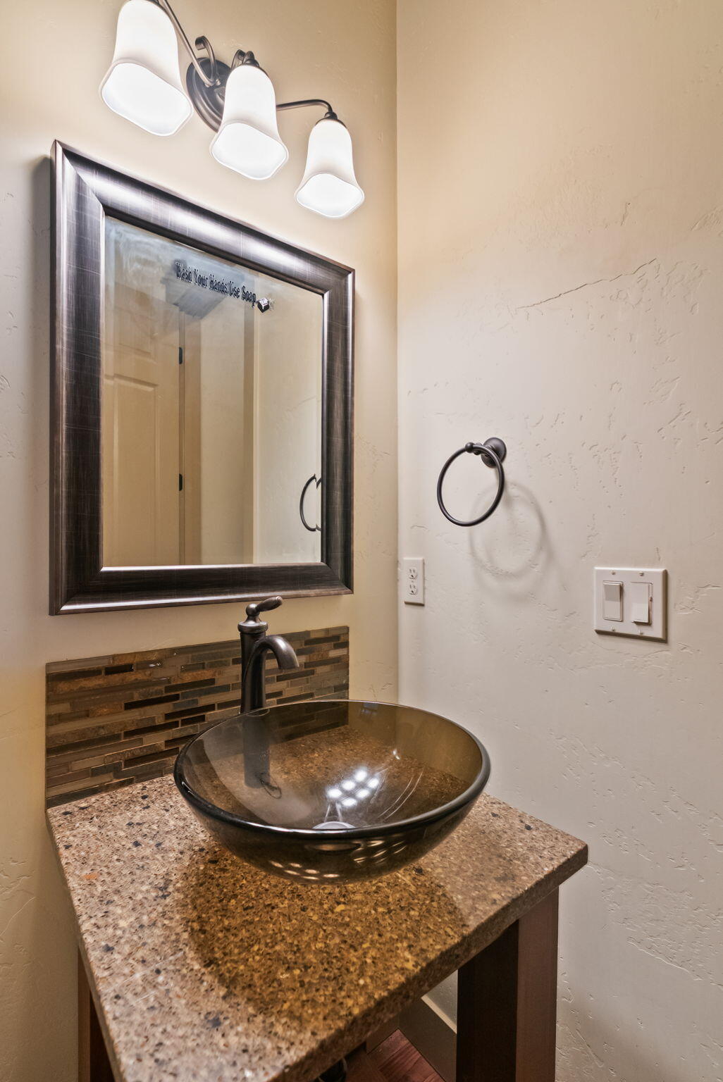 61245 Crescent Court