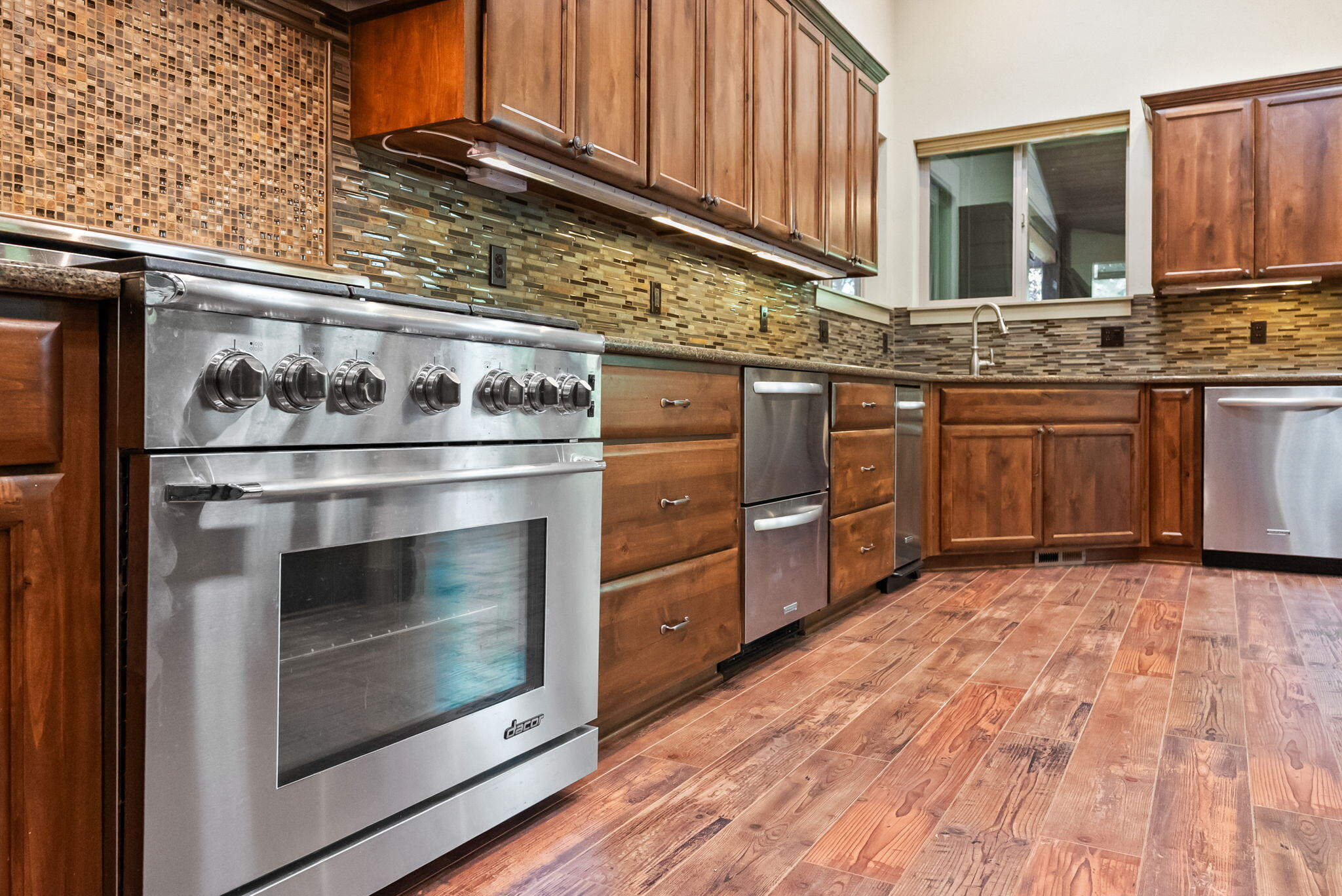 61245 Crescent Court