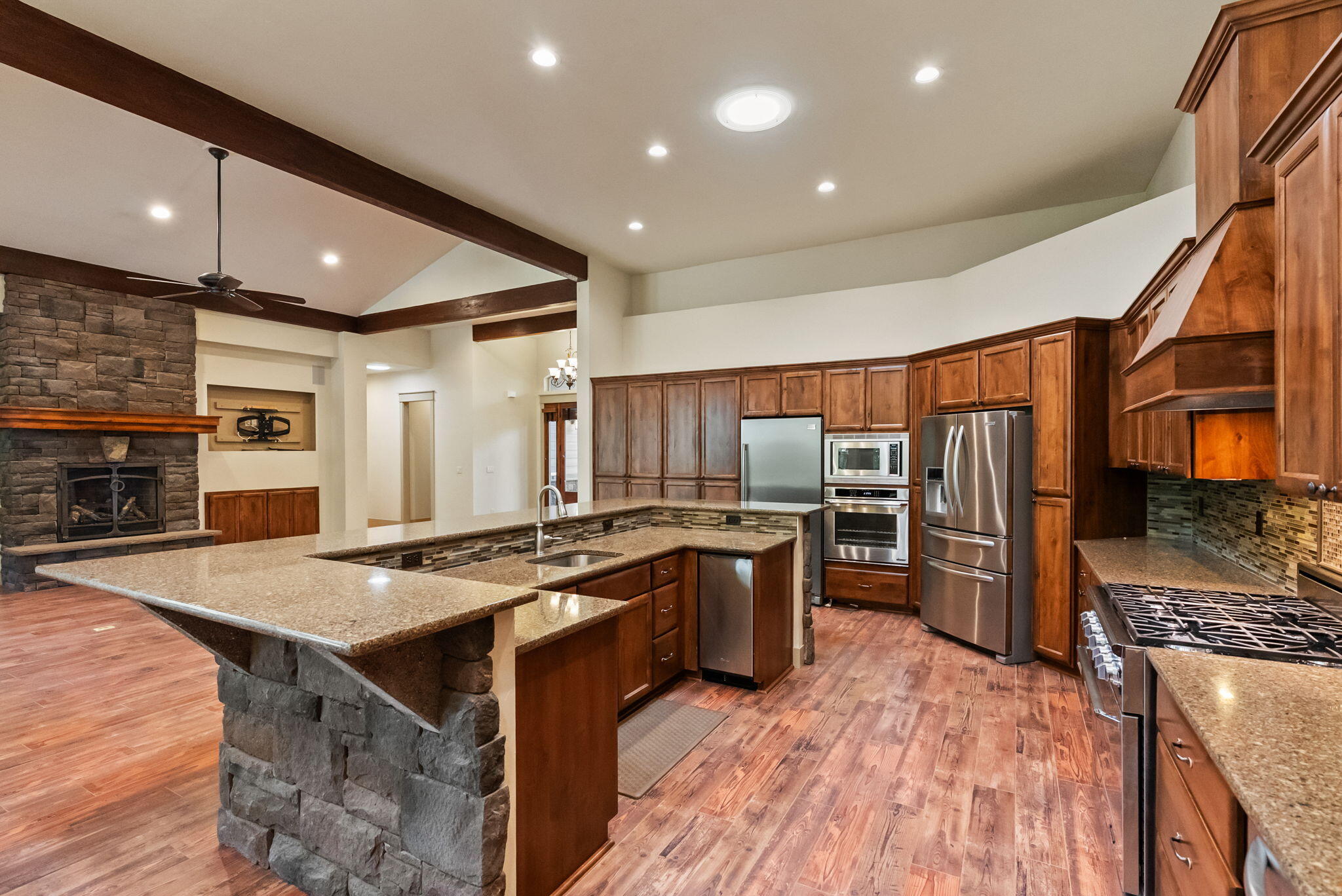 61245 Crescent Court