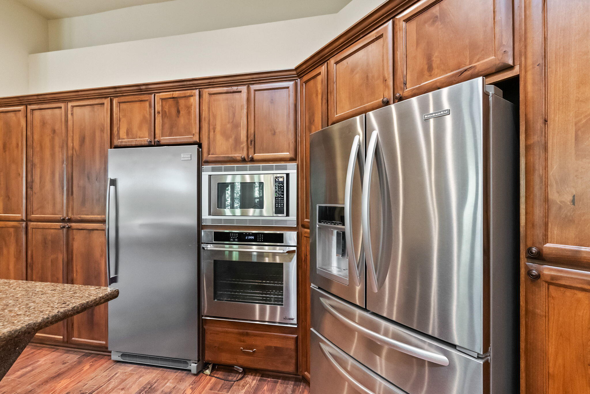 61245 Crescent Court