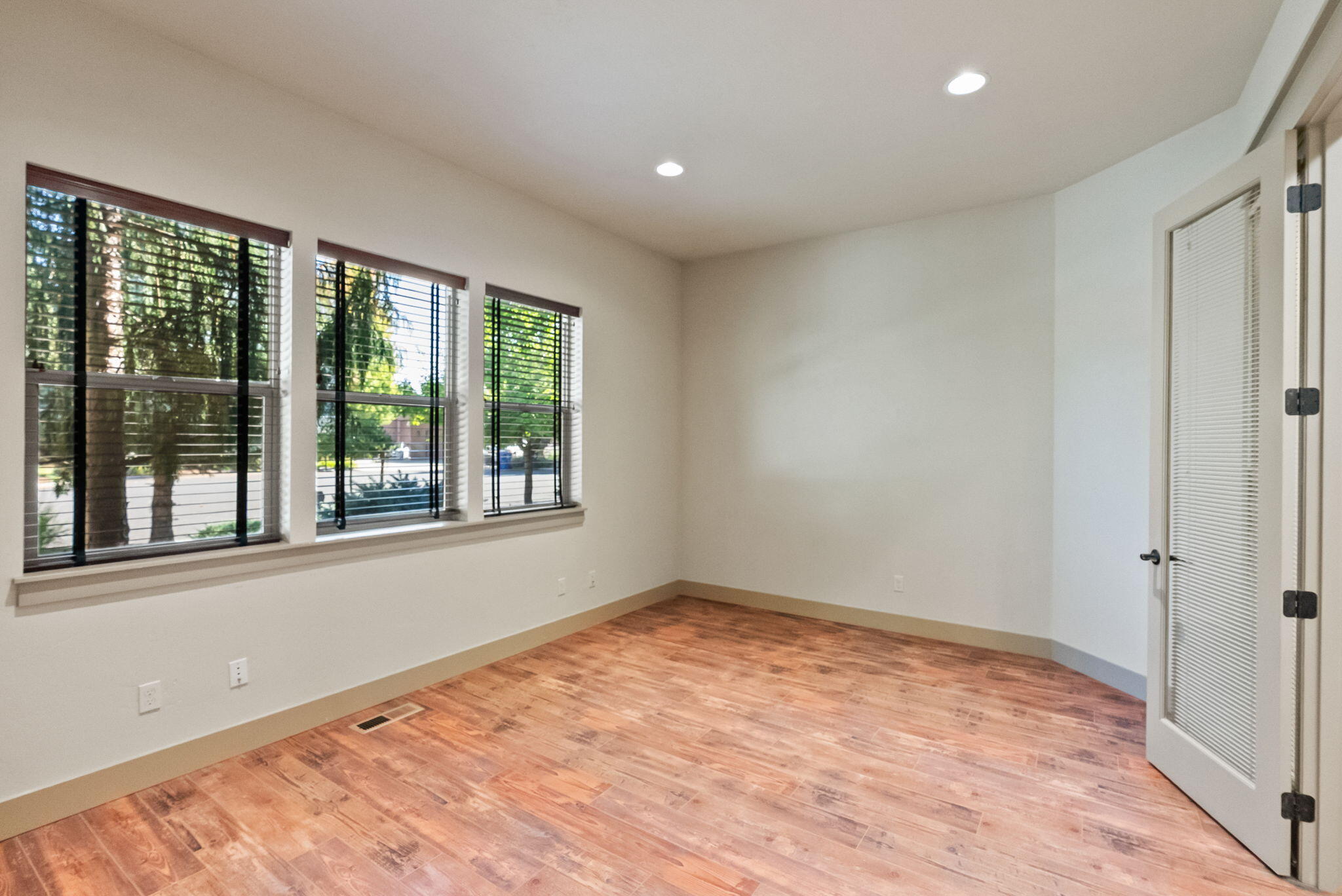 61245 Crescent Court