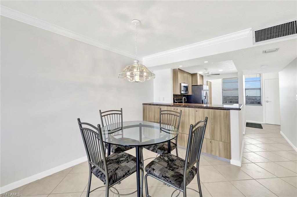 320 Seaview CT # 804 Unit: 2-804