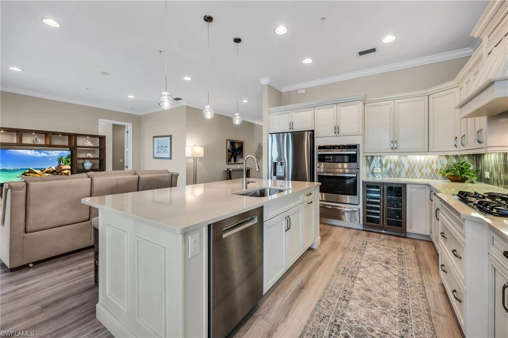 8026 Signature Club CIR 5