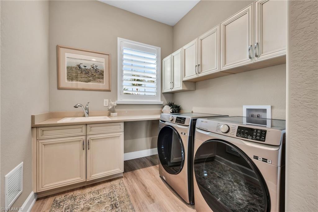 8026 Signature Club CIR 5