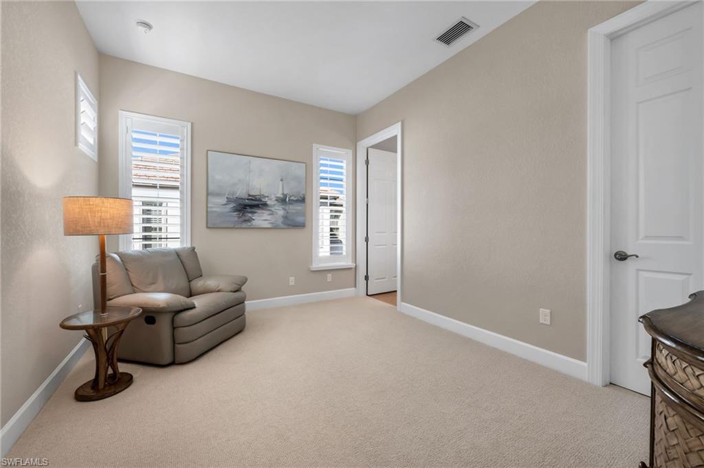 8026 Signature Club CIR 5