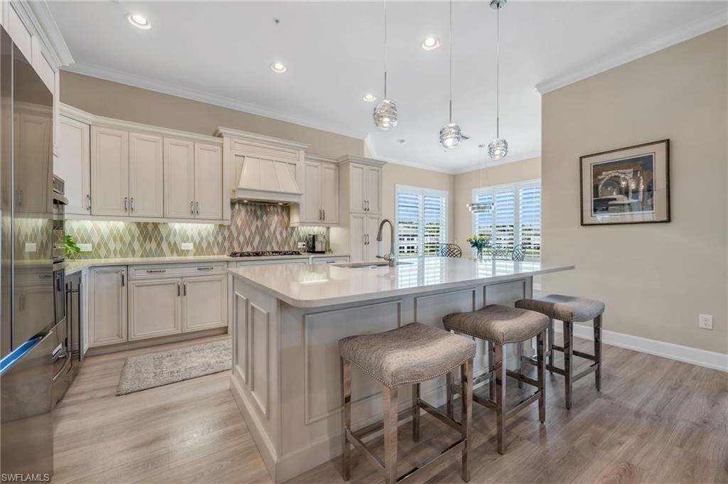 8026 Signature Club CIR 5