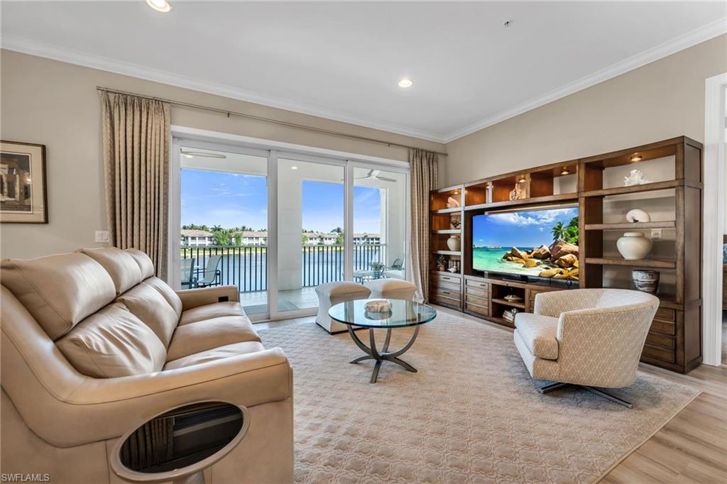 8026 Signature Club CIR 5