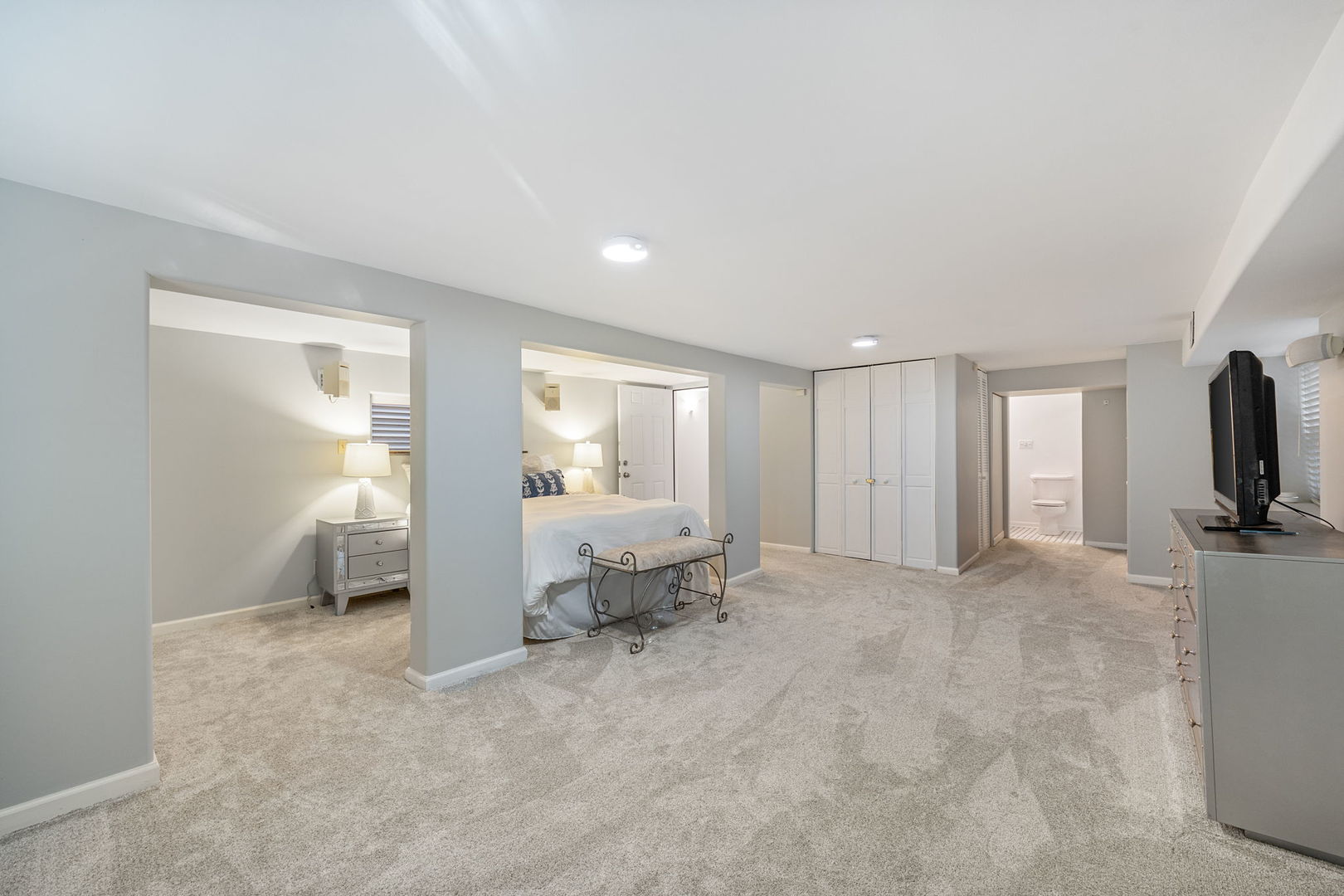 3939 N Ravenswood Avenue