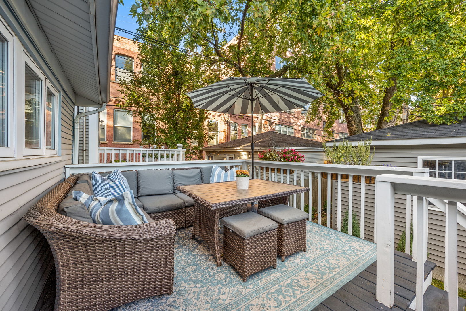 3939 N Ravenswood Avenue