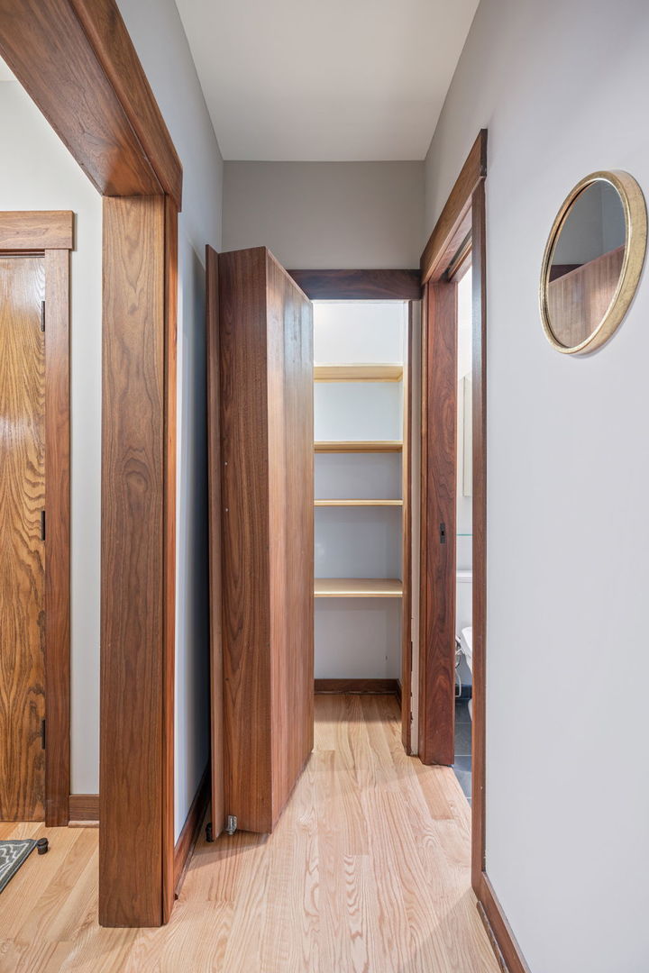 241 Washington Boulevard Unit: 2B