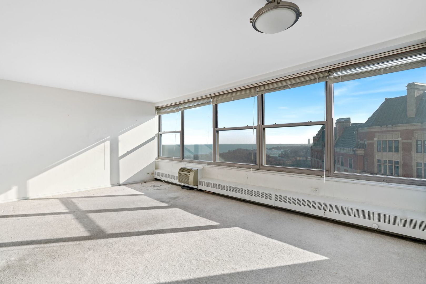 3900 N Lake Shore Drive Unit: 21C