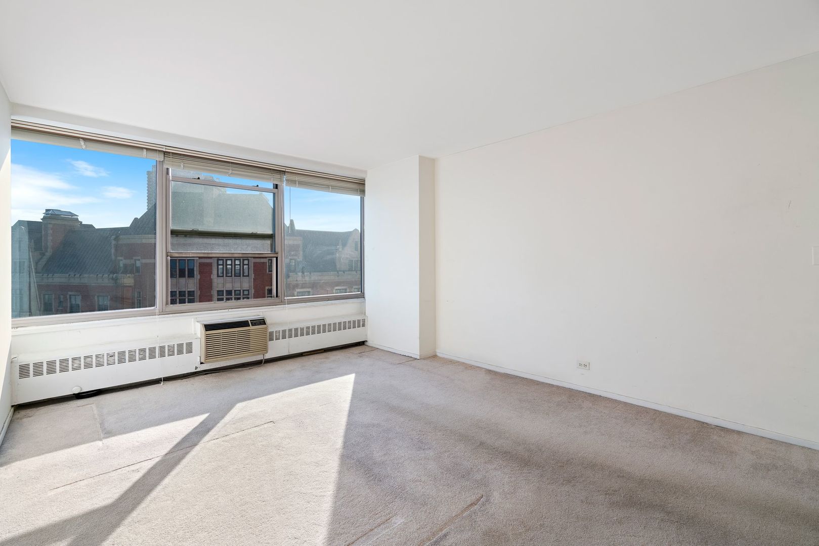 3900 N Lake Shore Drive Unit: 21C