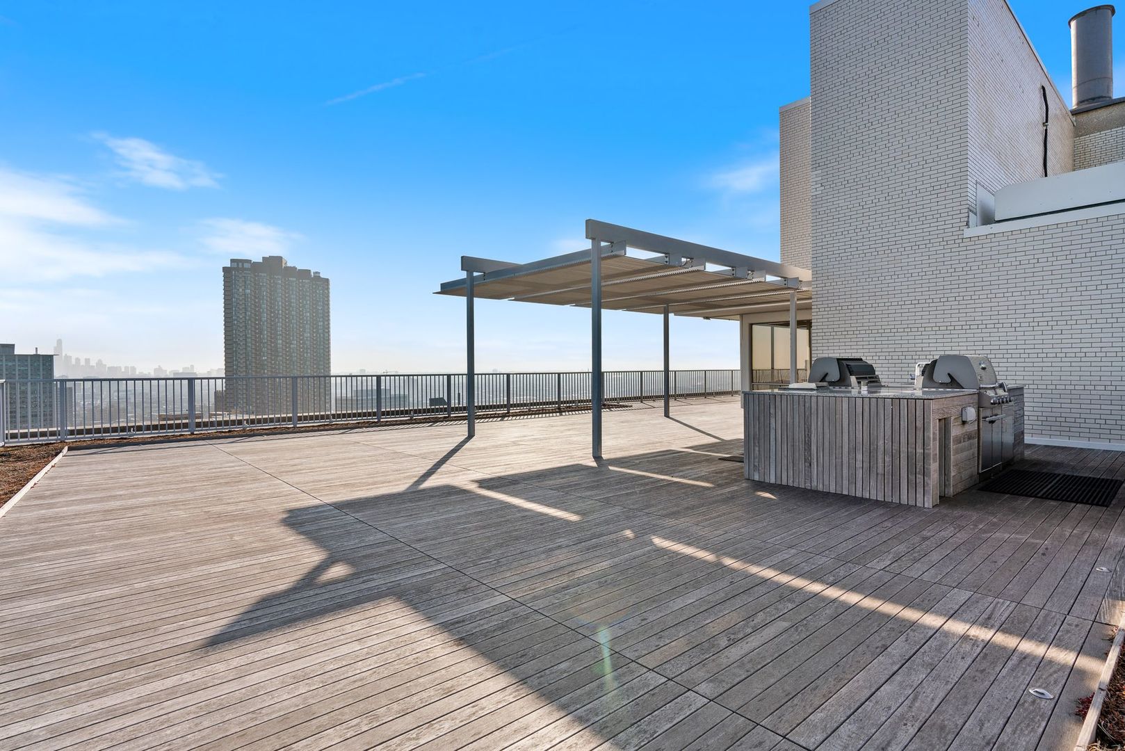3900 N Lake Shore Drive Unit: 21C