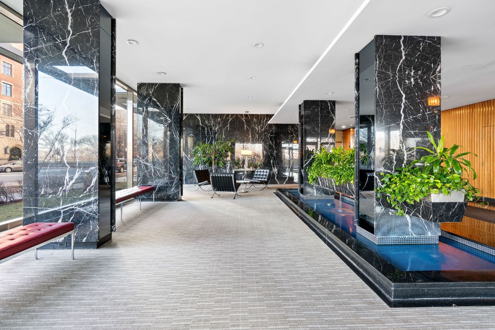3900 N Lake Shore Drive Unit: 21C