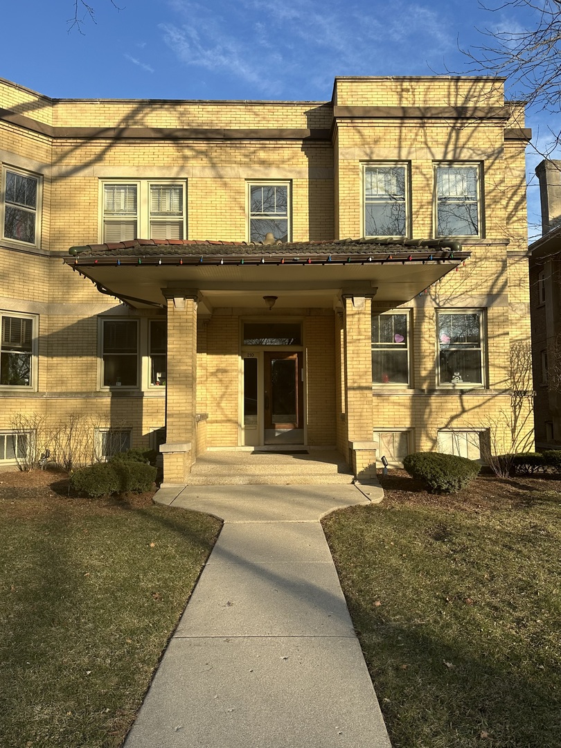 210 S Lombard Avenue Unit: B