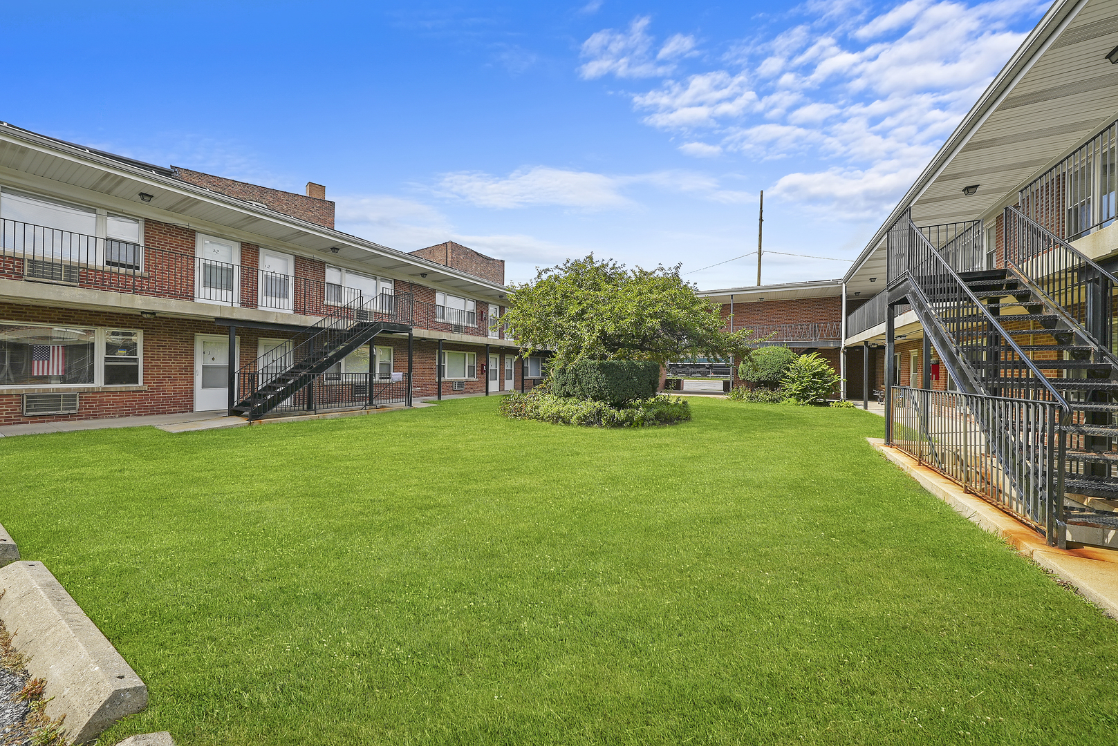 6606 Windsor Avenue Unit: 2F