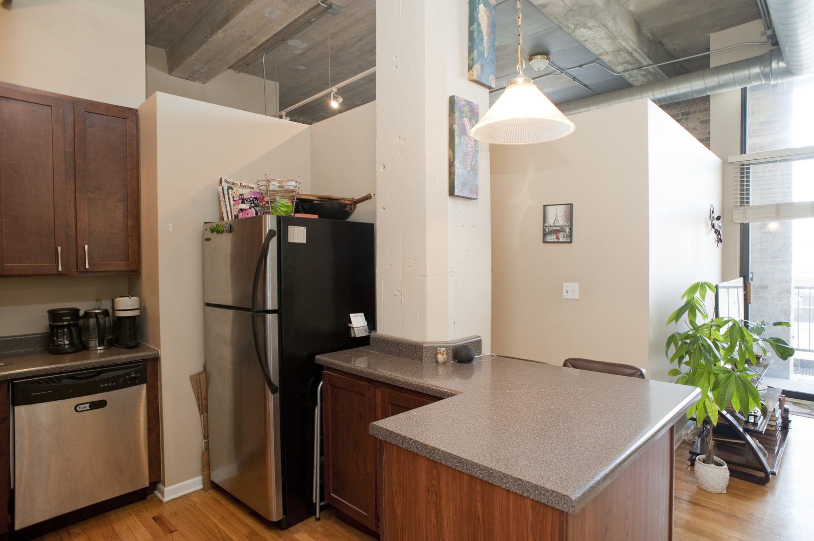 1820 N Spaulding Avenue Unit: 304