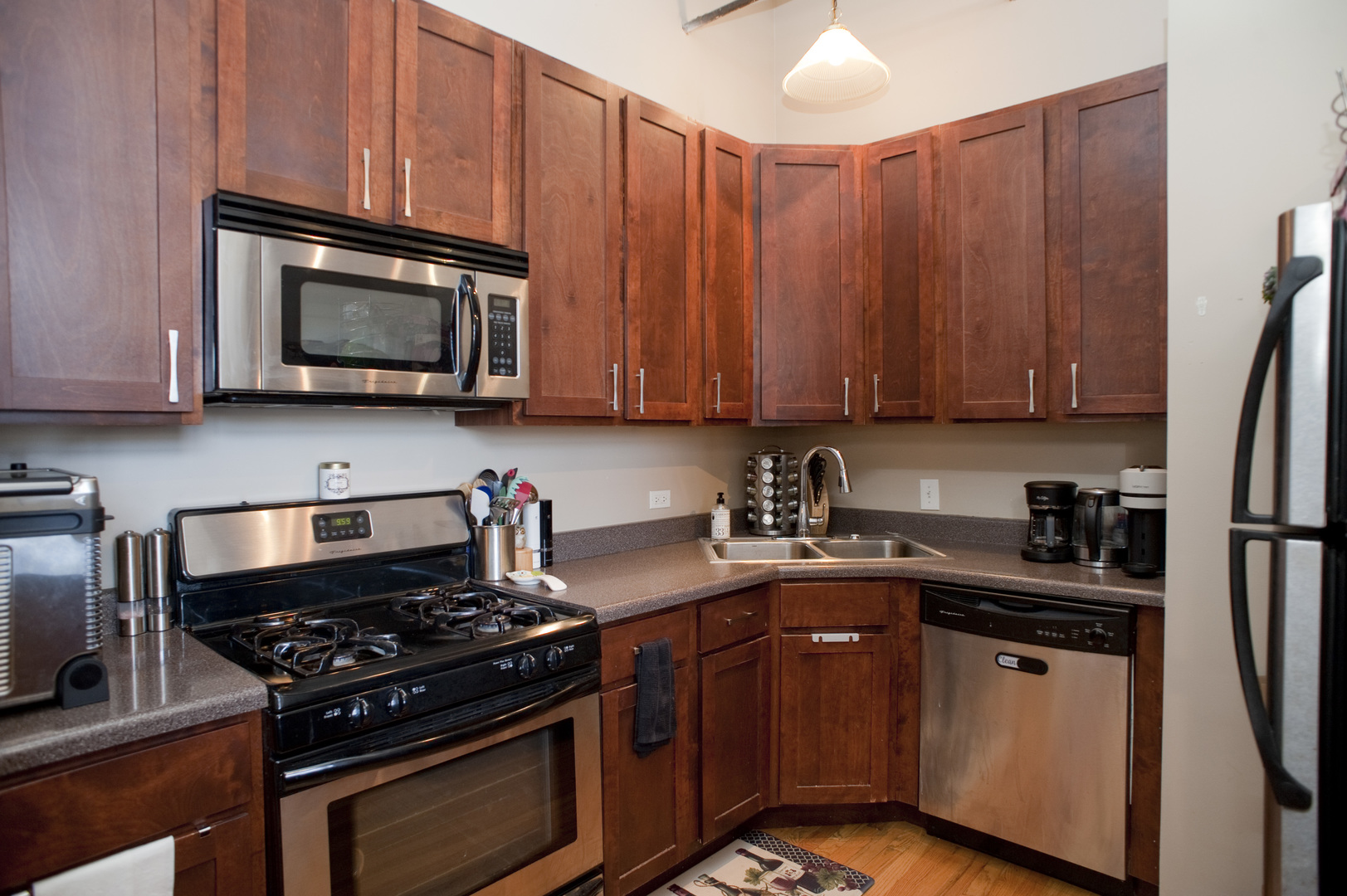 1820 N Spaulding Avenue Unit: 304